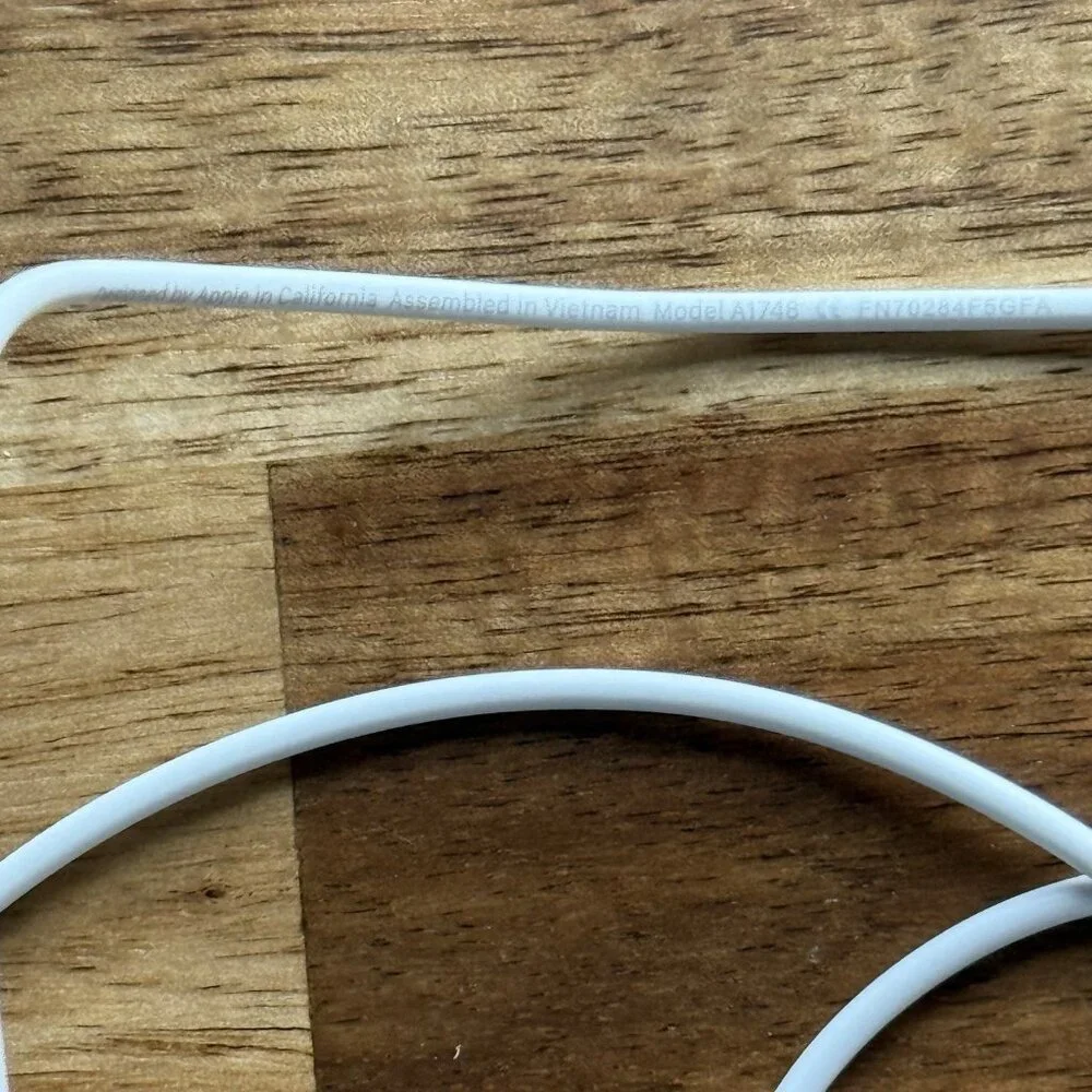 OEM Apple iPhone Wired Earpods Earphones Earbuds Lightning Authentic Original